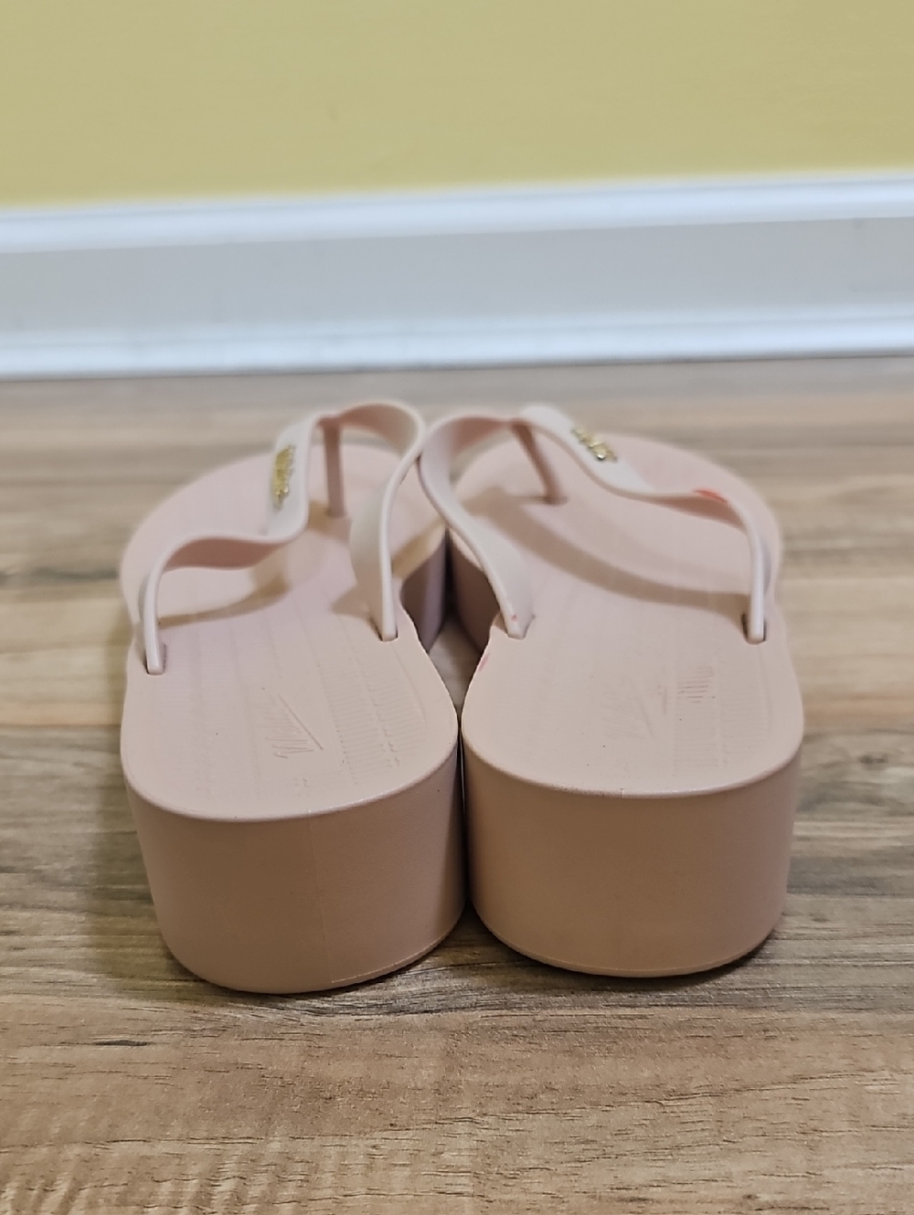 Melissa Sun Venice Platform Flip Flops / Sandals, pink, size US 8 - Picture 4 of 10